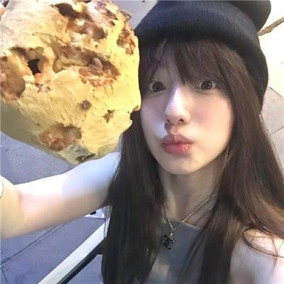《云雾笼罩的山峰》海报