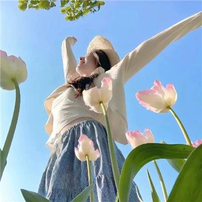《乳镇女巫》海报